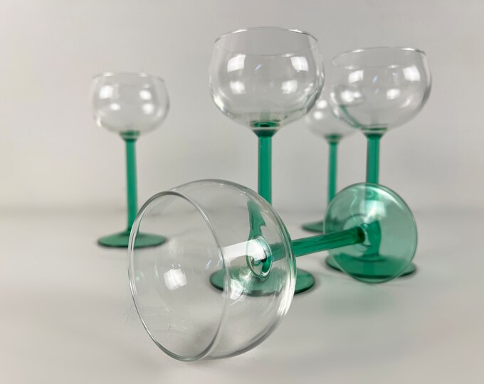 5 ocean green stemmed white wine glasses, roder glasses, Alsace wine glasses, beautiful turquoise green, French Vintage from the 1980's