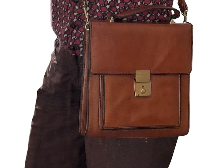 Vintage brown leather shoulder bag, coach bag, satchel bag with pockets, messenger bag from the 1960s