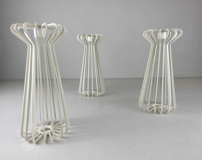 Ehlén Johansson for Ikea, Trådig white candle sticks, candle holders, great vintage design from Sweden from the 1990’s