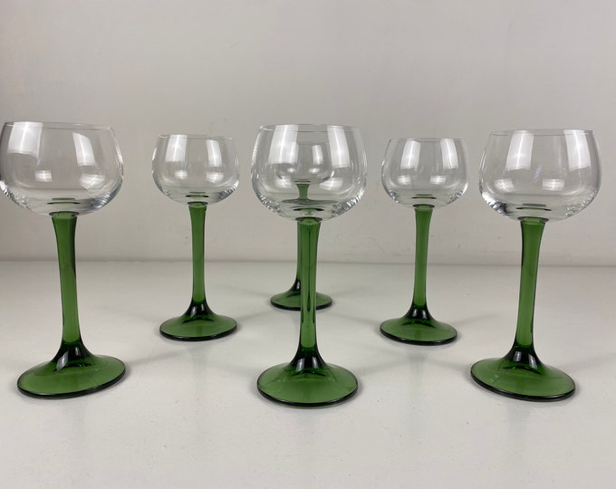 Set of 6 Olive green stemmed wine glasses, white wine glasses, wine glasses, Vintage glassware from the 1980s