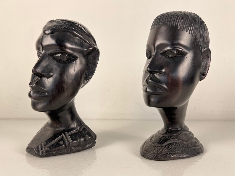 Vintage carved African heads, pair of 2 men, ebony wood from the 1970s afbeelding 1