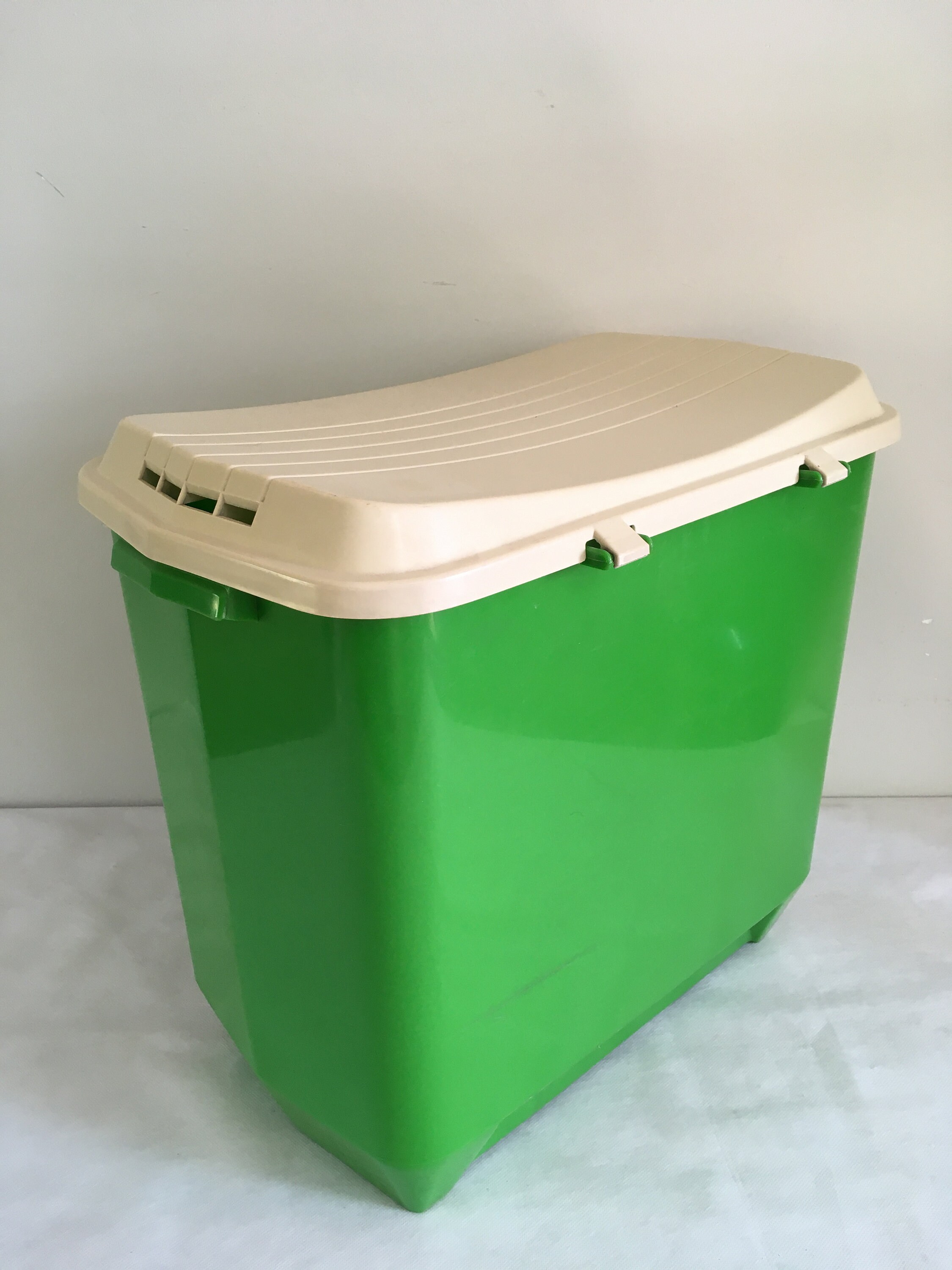 Vintage Curver laundry basket, green laundry box, retro design from the