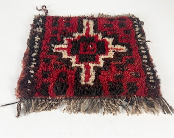 Small oriental rug, small carpet, table topper, hand made, hand knotted, made of wool, 1960s