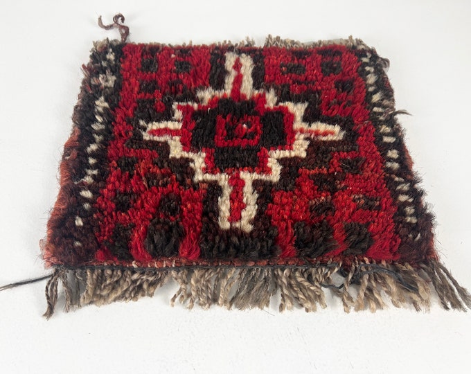 Small oriental rug, small carpet, table topper, hand made, hand knotted, made of wool, 1960s