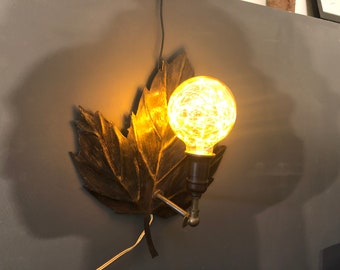 Vintage Wandleuchte, Wandlampe, blattförmiges kupferfarbenes Metall mit geprägten Adern, mid century modern aus den 1950er, 1960er Jahren