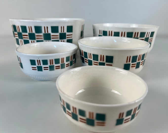 Nice set of 5 ceramic serving bowls, serving dishes nesting bowls from the 1920s