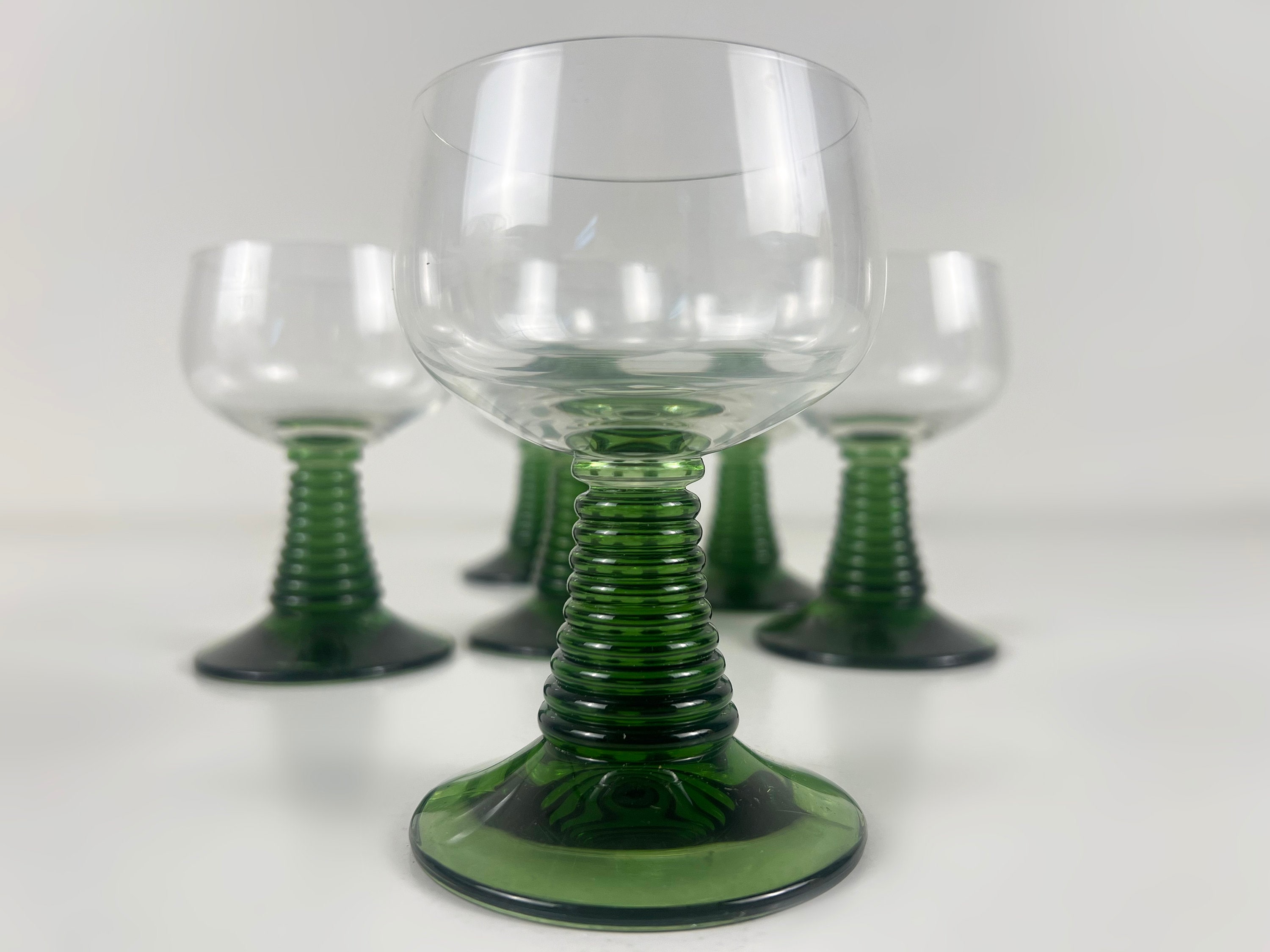 Vintage Olive Green Long Stemmed Wine and Cordial Glasses in Set of 2, –  Urban Nomad NYC