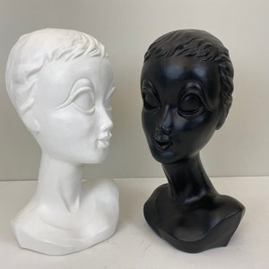 Twiggy mannequin display heads in white and black, 70s retro mannequin head, great vintage from the 1970's