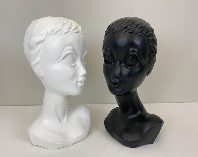 Twiggy mannequin display heads in white and black, 70s retro mannequin head, great vintage from the 1970's