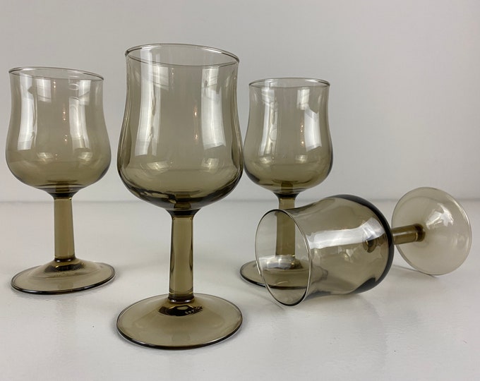 Set of 4, 5 or 6 Arcoroc France, SMALL smoked glass wine glasses, mid century modern barware from the 1970s