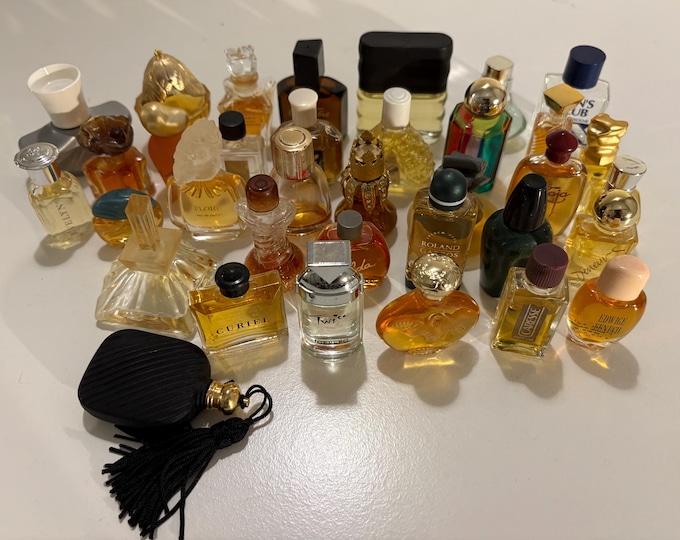 Lot of 35 miniature perfume bottles, vintage perfume bottles