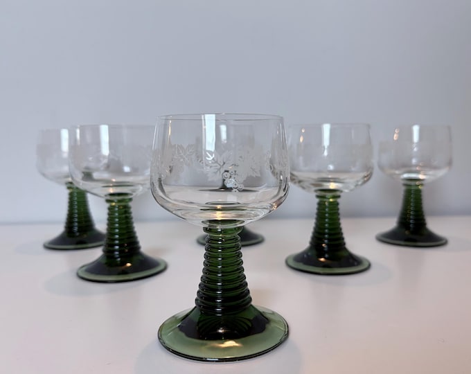 Set of 6 olive green stemmed wine glasses, ribbed stem, beautifully decorated, Roemer glasses, Germany France 1970's vintage
