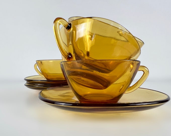 Amber colored glass coffee, tea cups, set of 4, Vereco France for Nestlé, mid century modern 1960's