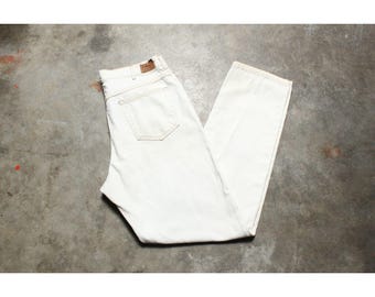 Jeans blancos desgastados de LL Bean, estilo vintage de los 90, fabricados en EE. UU. por sindicatos. Talla aproximada: 35" x 33".