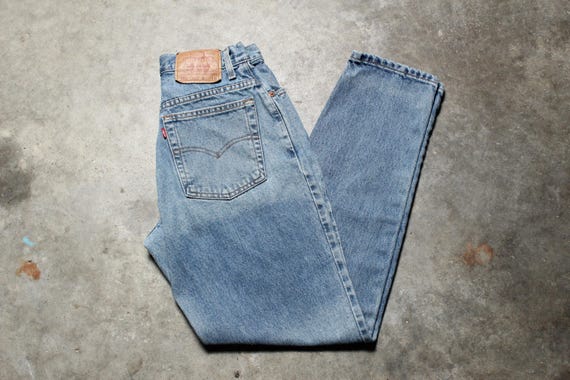 Vintage Y2K Levis 2000 550 Relaxed Fit Sun-Faded Distressed Jeans - 8 Mis (28x31)