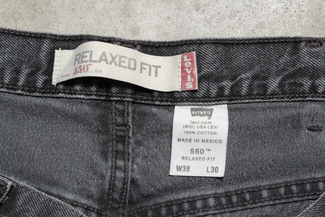 Vintage Y2K Levis 550 Distressed Black Denim Jeans - Fits Like 37" x 29", photo 3 of 5