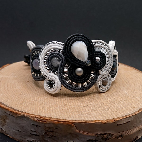 Pulsera soutache gris blanco negro, joyería bordada con cristal, pulsera ajustable retro, joyas de cuentas, regalo único para ella