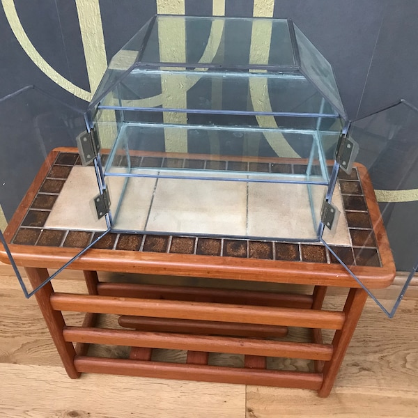 Leaded glass display case or cabinet