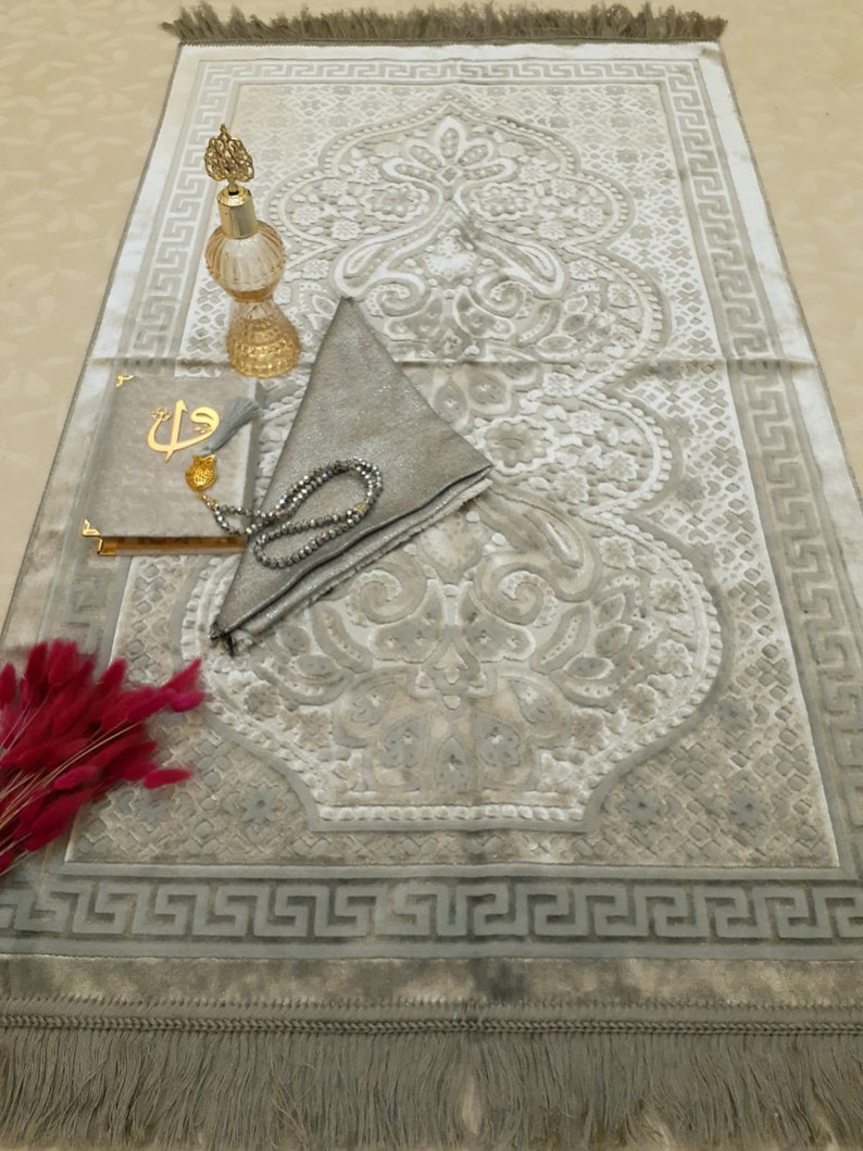 Personalized Velvet Prayer Mat Prayer Rug Sejadah Salah Etsy