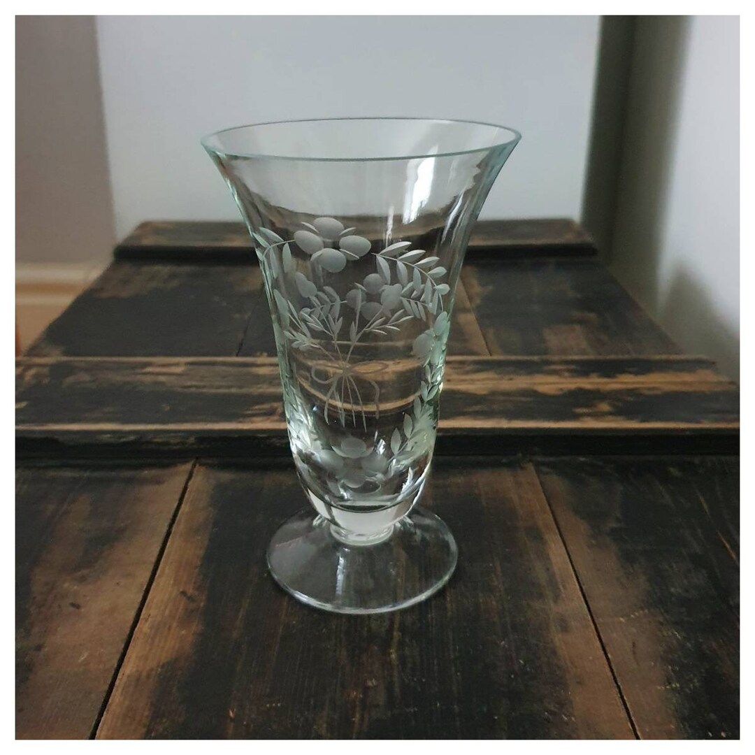 Vintage Bell Shape Pedestal Bud Vase, Etched Garland & Floral Posy Etsy