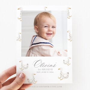 Modèle de bannière photo modifiable pour le premier anniversaire de canard, cartes d'étape mensuelle 1ère année de bébé, guirlande photo moderne imprimable 2001