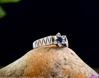 Vintage Sterling Silver Flower Ring, Minimalistic Sapphire Flower Ring, Cute Engagement Ring Size Uk M