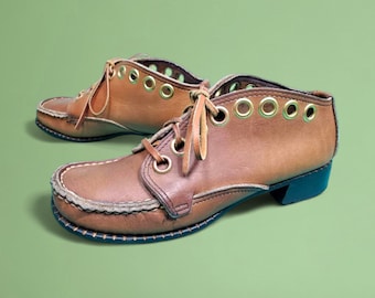1960s Leather Lace-Up Shoes: Mod Loafer Style, Size 7