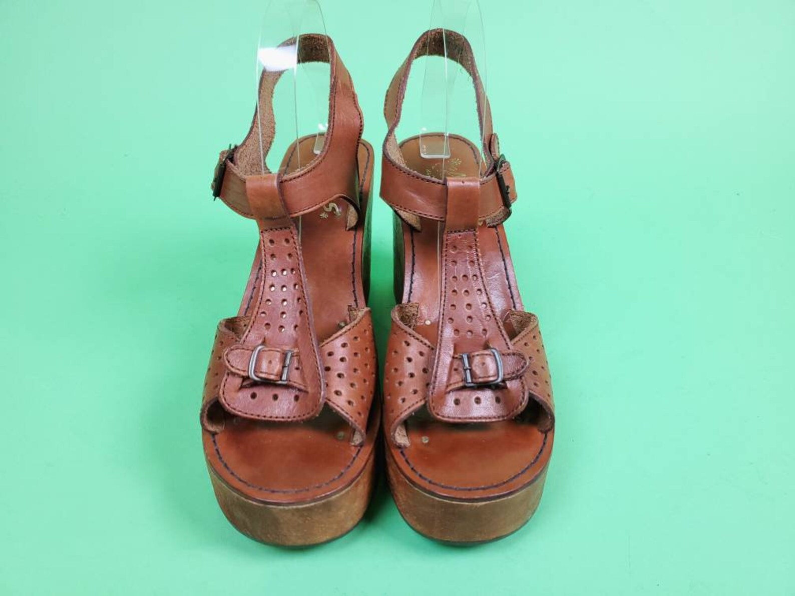 groovy platform heels