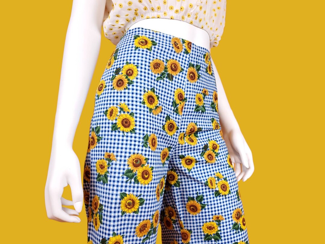 Vintage 70s Sunflower Pants. High Waisted, Short Cut/crop Bell Bottoms