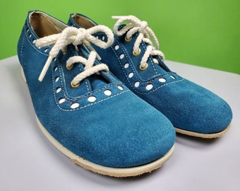 1960s mod lace-up shoes. Blue suede vintage bowling shoes. 60s oxfords. Excellent condition. (Size 6.5)