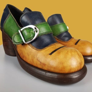 Early 1970s block heels. Vintage chunky mod colorblock leather slip-on loafer heels. Monk strap. (7)