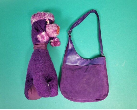 Vintage 1960s mod shoulder bag. Grape purple suede