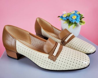 1960s mod leather loafers. Mod slip-ons.  2-toned heels. New. Tan beige cream. Square toe. By Mason Shoe Company. (Size 8 B)