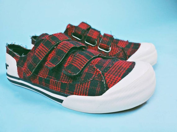 red rocket dog sneakers