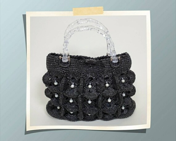 Vintage plastic weave purse. Kitsch. Mod. Black.