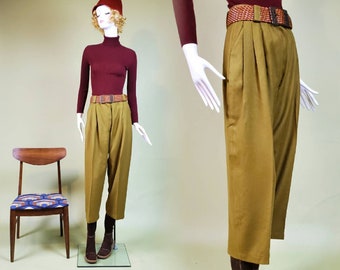 Pleated mod wool slacks. Vintage 60s olive/nightingale brown. Relaxed fit. High rise. Mod fall clothing. (27×25 12)