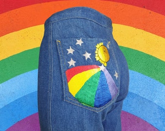 1970s vintage rainbow jeans! Embroidered back pocket with sun, moon, stars, rays. By G GueBelli. Petite 24 × 36.5 XS