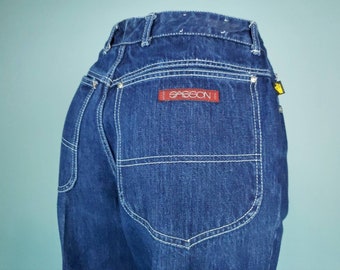 1980s iconic Sasson jeans. Hi rise, pleated front, tapered legs. (28 x 31)
