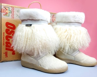 Curly goat fur boots. Vintage aprés ski boots. Sherpa lining. White. By Oscar Sport. Size 7 (38)