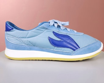 TRAX blue flame sneakers. Vintage 1970s novelty tennis shoes, track shoes, blue on blue, nylon, mock suede. (W 8.5)