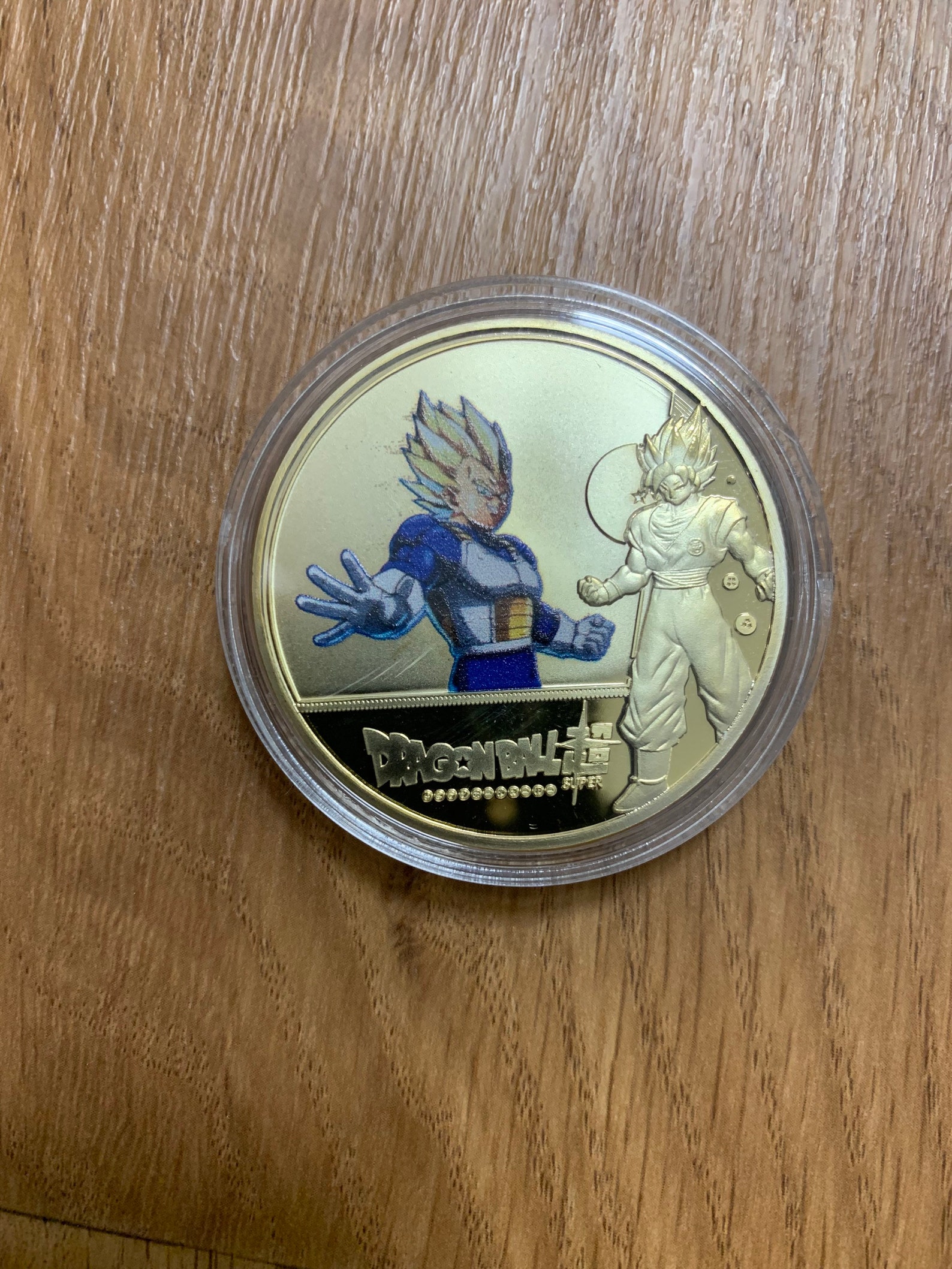 Dragon Ball Z Gold Moneda De Metal En La Vitrina Etsy