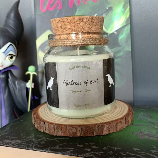Mistress of evil candle - Magnolia & Berries