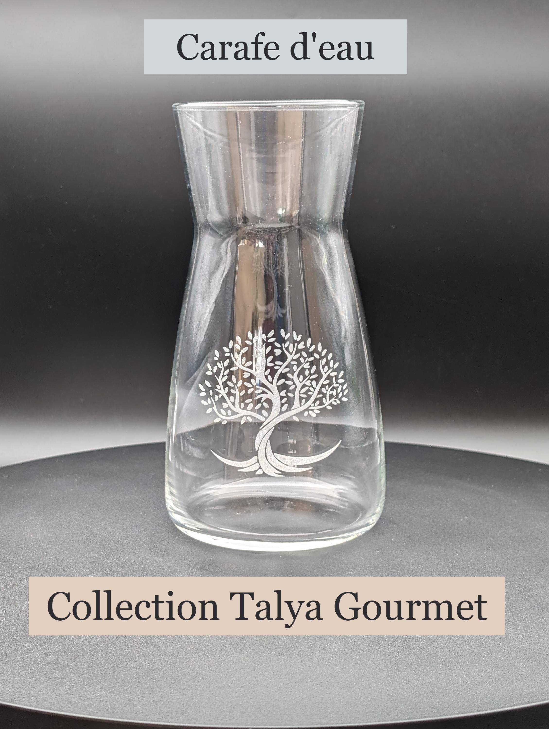 Carafe à eau artisanale avec bord doré Minna