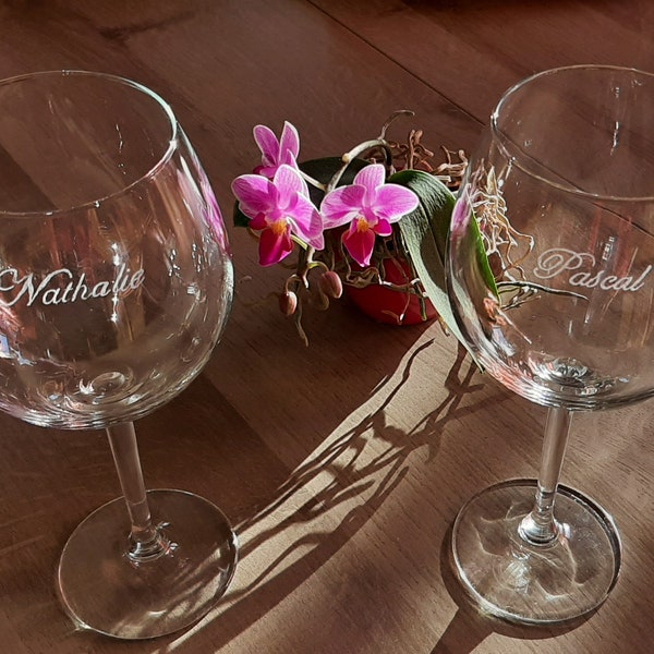 Hand or laser engraved wine glass 67 cl