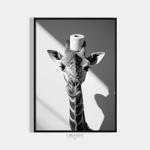Immagini di giraffe in bagno, poster digitale da scaricare, stampa in bianco e nero, stampa di giraffe in rotolo di carta igienica sulla testa, decorazione per il bagno degli ospiti