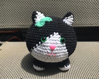 Tuxedo Kitty Bun - Crochet Stuffed Animal Plushie/Amigurumi