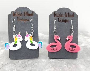 Pendientes de acrílico con flotador para piscina: flamenco o unicornio, joyería de verano, colgantes con estilo playero.