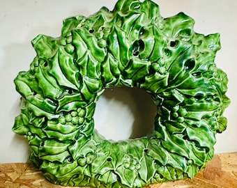 Keramische kerstkrans groen met gaatjes vintage seizoensdecor