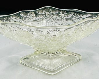 Plato para dulces/compota con pedestal en forma de diamante transparente de Indiana Glass Company, diseño de piña y flores.