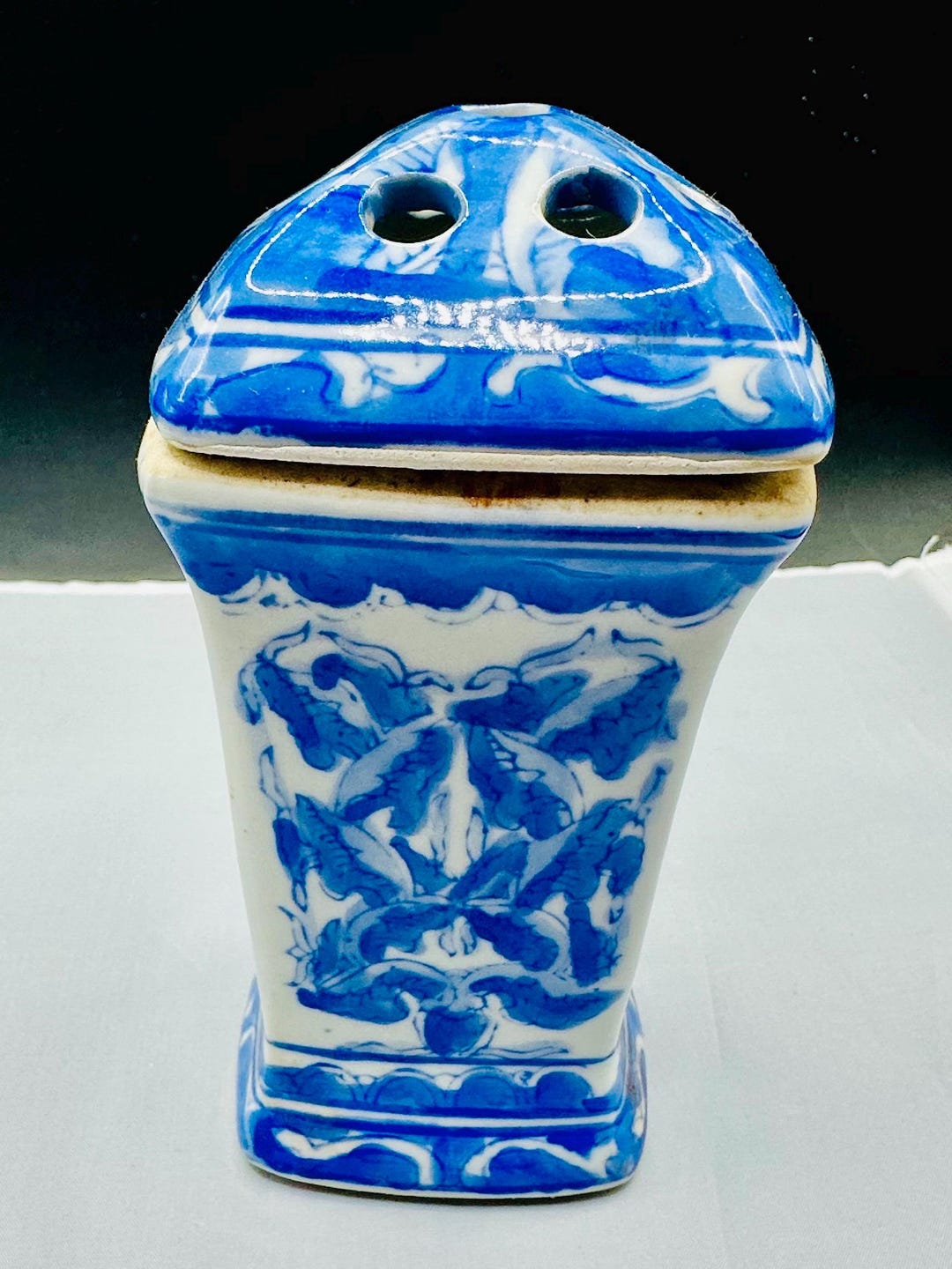 Canton Collection Vintage Two's Company Canton Collection Blue and White Chinoiserie ...